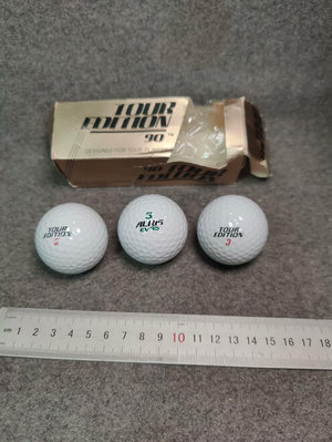 高爾夫球 golf balls 三個