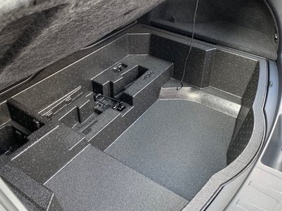 車庫小舖 LEXUS 日本原廠 UX200 專屬 無備胎化 收納槽