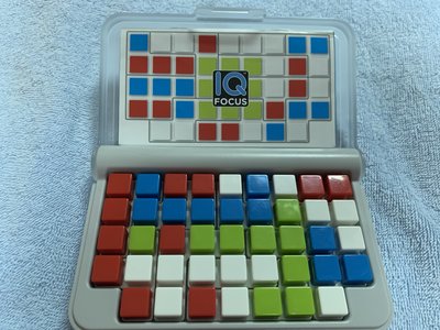 【二手】IQ顏色大挑戰/攜帶型桌遊