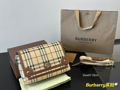 【二手包包】Burberry note 寬肩帶郵差包今天分享這款Burberry note肩包～外層是用的小 NO147994