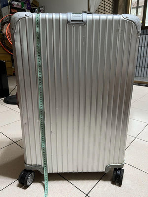正品 Rimowa  Topas 銀色二手美品 絕版 四輪大型行李箱，扣式行李箱，鋁鎂合金，出國出遊好夥伴