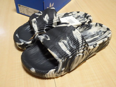 adidas ORIGINALS ADILETTE 22 渲染黑色一片拖運動涼鞋拖鞋GX6947 YEEZY SLIDE