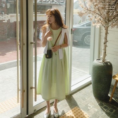 Bellee 正韓 蘋果綠後拉鍊摺線裙襬洋裝【0614-8】 預購
