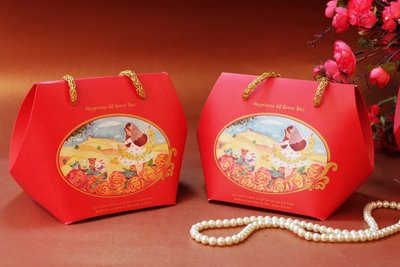 《 禮品批發王 》紅色拎包喜糖盒 禮品盒   喜糖盒  包裝盒  喜米盒   (大號)