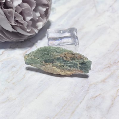 天然綠色藍晶石(Kyanite)原礦 54.54ct[基隆克拉多色石Y拍]