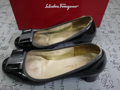 義大利製 Salvatore Ferragamo  金屬飾漆皮粗跟鞋 USA 7.5 C  EUR 39  JPN 24.5