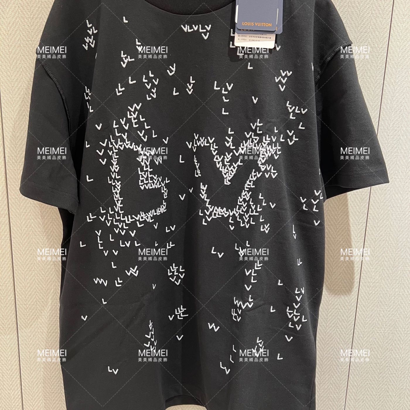 Economical Without Sacrifice LV Spread Embroidery T-Shirt - Ready