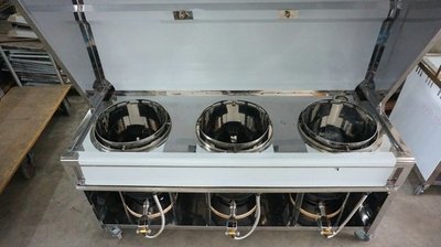 三口炒台+抽罩(置放湯桶型)抽風馬達、管、爐全配