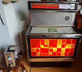 Vintage Jukebox AMI  R1-1G 黑膠 點唱機