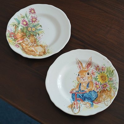 促銷打折 8.5寸 出口田園風陶瓷插畫兔子餐盤 花邊釉下彩菜盤 點熱銷