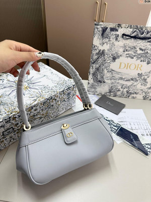 小Z代購#Dior/迪奧KEY腋下包CD扣環Oblique 純色單肩包手提包 側背包休閒21.11.12cm