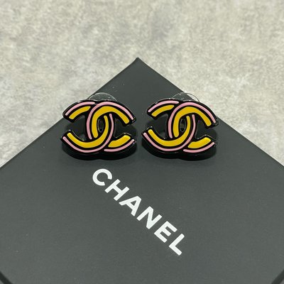 Chanel 塗鴉耳環《精品女王全新&amp;二手》