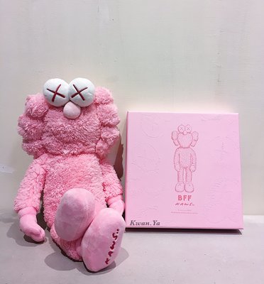KAWS BFF PINK PLUSH  companion  粉色 玩偶 娃娃 藝術 小泉悟 村上隆 中村萌