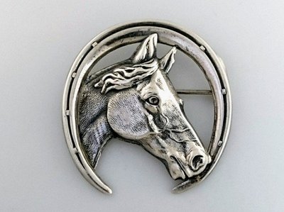 VINTAGE HORSESHOE LUCKY Horse Head Silver Jewelry PIN 馬蹄 銀
