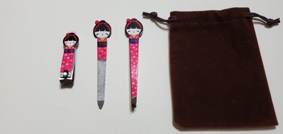 全新 日本製 日本可愛娃娃造型 指甲剪套組 不鏽鋼製品 + 絨布套