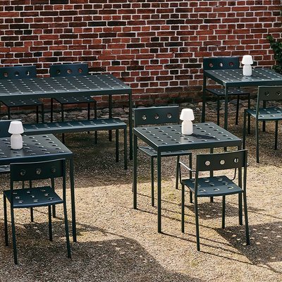 游游購~：現貨丹麥BALCONY 現代簡約戶外庭院餐桌咖啡廳洞洞桌場所休閑桌椅