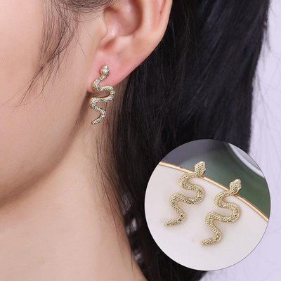 (小燕子日韓小物) 《3622》歐美時尚氣質蛇形銀色耳環 金色誇張飾品蛇耳釘