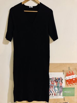 UNIQLO黑色針織修身短袖洋裝（U系列）日、韓時尚簡約風格