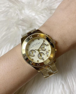 MARC BY MARC JACOBS 水晶鑽刻度 金色不鏽鋼錶帶 石英 三眼計時 女士手錶 MBM3101