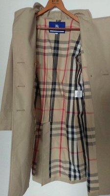 大降價【冬出清】英國品牌Burberry blue label（藍標）卡其色防潑水