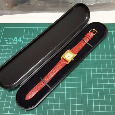 ＜雕花＞包金 MADE IN JAPAN 21mm AVON 真皮錶帶 漂亮 女錶 石英錶 F9