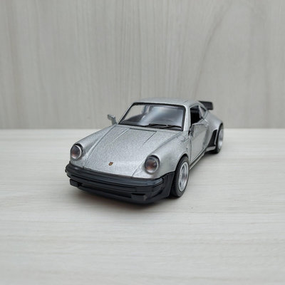 全新盒裝~1:36~保時捷 911 turbo 1978 銀色 合金 模型車 迴力車 玩具 兒童 禮物 收藏 交通