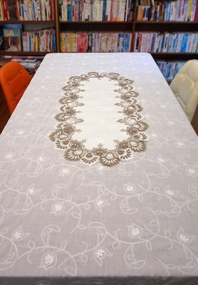 桌巾 南法鄉村 慢慢生活 刺繡花紋 桌布