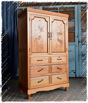 ^_^ 多 桑 台 灣 老 物 私 藏 ----- 喜迎松鶴的台灣老檜木+肖楠木雕刻櫃