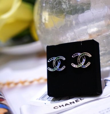 Chanel A86922 彩虹水晶 大CC 鑲嵌耳環 藍