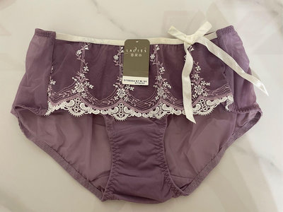 蕾黛絲 紫色蕾絲內褲 尺寸：M
