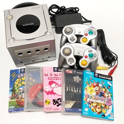 任天堂 NGC Nintendo GameCube 主機、手把*2、遊戲*5、Gameboy GBA 轉接卡座*1 出售