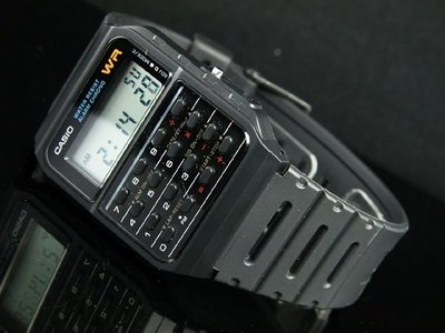 【金台鐘錶】CASIO 卡西歐 DATA BANK系列 (盧廣仲) (計算機)塑膠錶帶 CA-53W-1Z