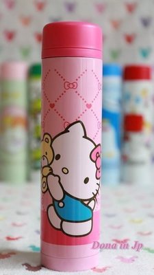 🌸Dona代購🌸現貨 日本正版 粉嫩Hello Kitty凱蒂貓抱著小熊 保冷保溫杯/保溫瓶/不銹鋼隨行杯 C22