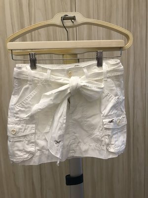 【阿魚書店】(二手市集) HOLLISTER 布腰帶工褲風短裙- 白 - S號