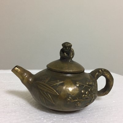 早期銅雕茶壺~獼猴壺 猴子梅花樹銅壺