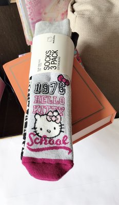 日本帶回 Hello Kitty 造型襪組 3款一組