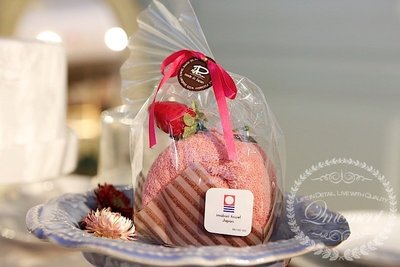 【Qmoment】日本製毛巾蛋糕（草莓瑞士捲）。野餐 雜貨 交換禮物