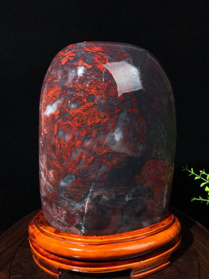 廣西雞血玉 天然原石打磨帶座高28.5×17×8.5厘米 重7.5公斤500254 奇石 擺件【九州拍賣】
