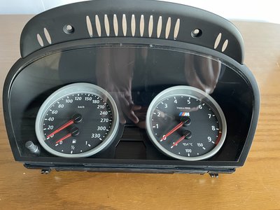日本進口中古拆車件  BMW E60 M5 日規（歐規）大錶-儀表板