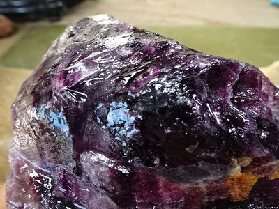 《藍晶寶石玉石特賣→〈原石系列→天然清透紫螢石原礦〈3020公克→w41