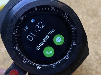二手的 英文版智能手錶 附兩顆電池 高雄巨蛋對面立信路可自取 智慧手錶