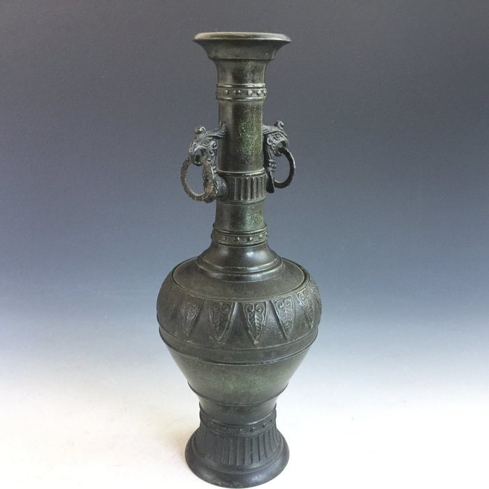 時代物 高岡銅器 古銅製四方窓絵花鳥紋龍舌耳付蝋型鋳造花瓶 作家在銘