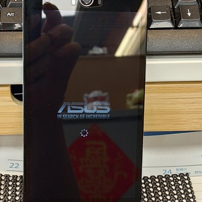 Asus ZENFONE SELFIE ZD551KL中古機，開機當機，零件機/按鍵機/老人機