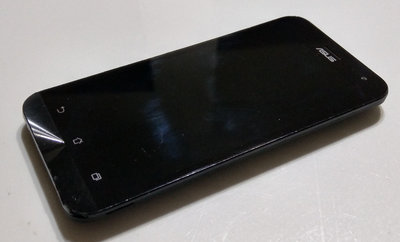 ASUS ZenFone 2 ( Z00ED /16GB ) 5吋 ( 黑色 ) 4G 二手雙卡機