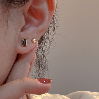 SUGAR 方形鋯石套裝耳釘女年新款潮簡約高級感學生通勤耳飾品