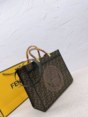 【熱賣精選】 Fendi versace 聯名款 陽光托特包 大容量 FF老花手提包 單肩斜挎包 購物袋 30 27c