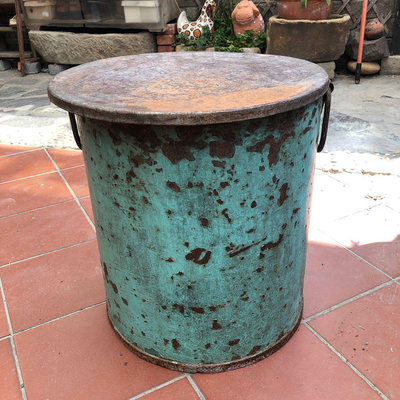 工業風老厚鐵桶