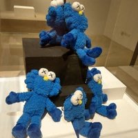 現貨 全新 KAWS BFF SCULPTURE 藍色 6吋 絨毛玩偶 Dali Art 藝術廣場雕塑展 台灣 台中限定