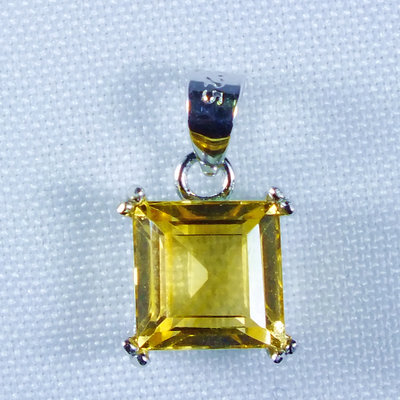 黃水晶墜子SA004- A917–0.9公克。珍藏水晶