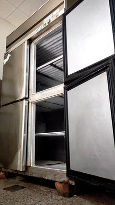 南門餐廚設備拍賣二手營業用四門管冷式凍藏冷凍冰箱
